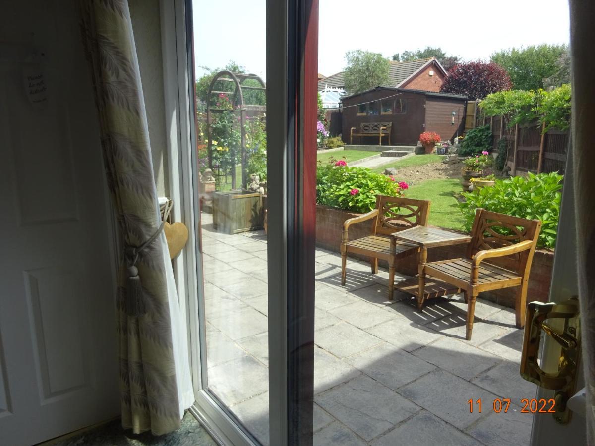 Sterling Bed & Breakfast Llandudno Exteriör bild