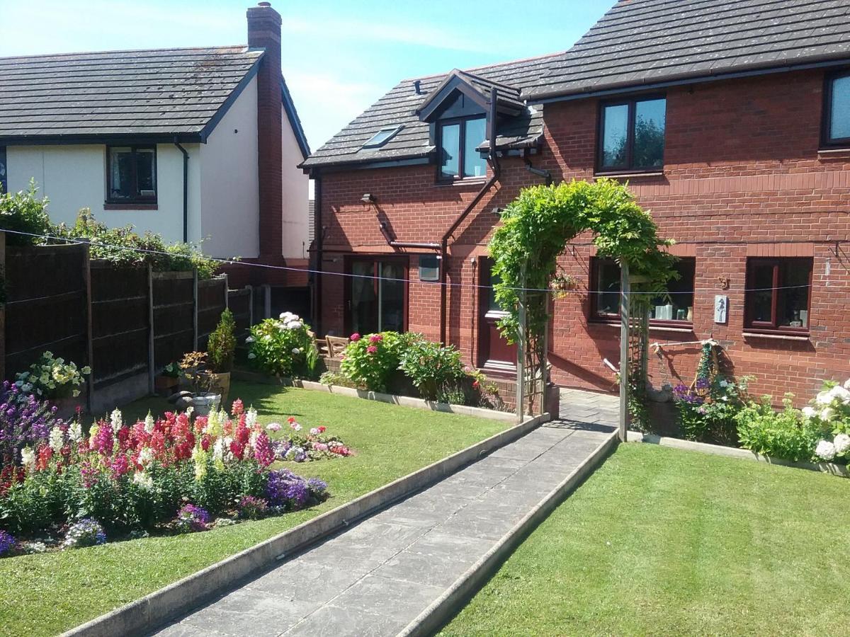 Sterling Bed & Breakfast Llandudno Exteriör bild